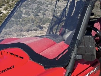 Can-Am Commander windshield