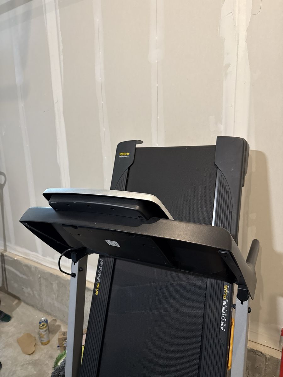 Treadmill – Works Great – Foldable – Cheap