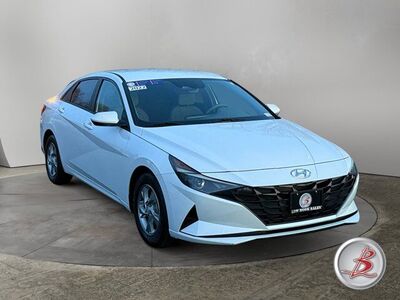 2022 HYUNDAI ELANTRA SE
