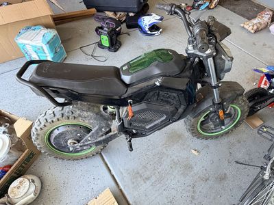 EGO Electric Mini Bike / E-Bike – 2 Batteries Incl