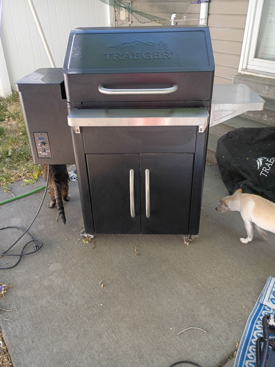 Traeger Pellet Grill - Black, with Cabinet Storage