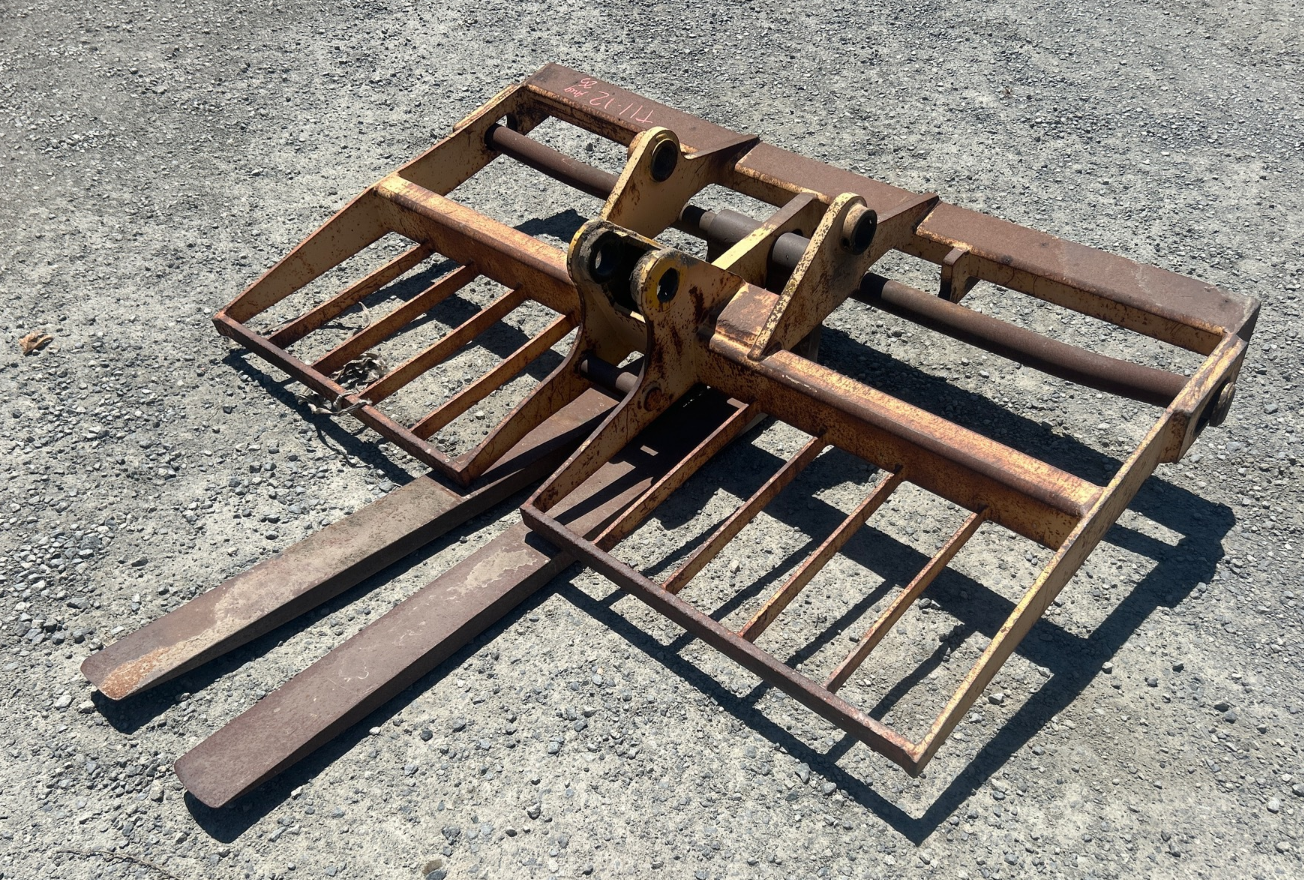 59” Pin-On Telehandler Pallet Fork Carriage w/ Heavy-Duty Forks – Fits SkyTrak, JLG, Genie, Lull