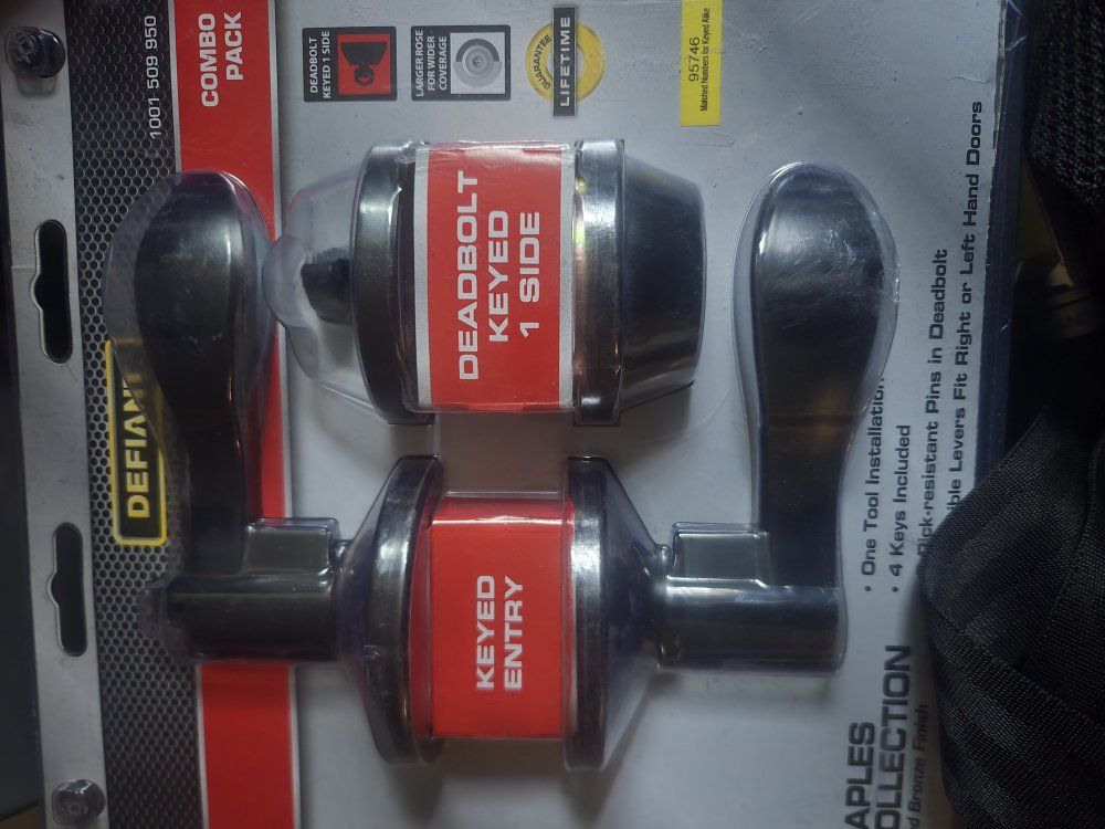 combo pack locking doorknob and deadbolt set