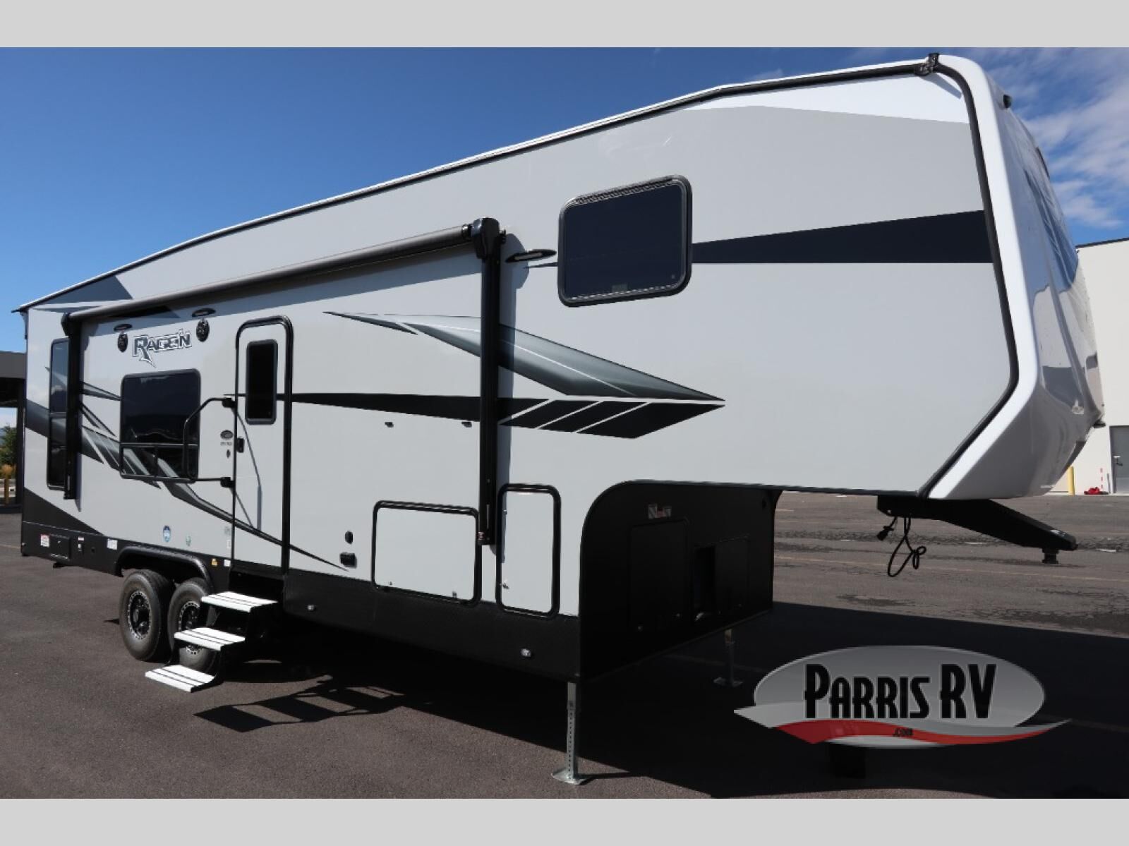 New 2026 Genesis Supreme Rage'n 2815RCR