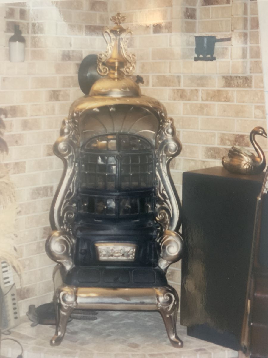 ANTIQUE EMERALD JEWEL 214 PARLOR STOVE