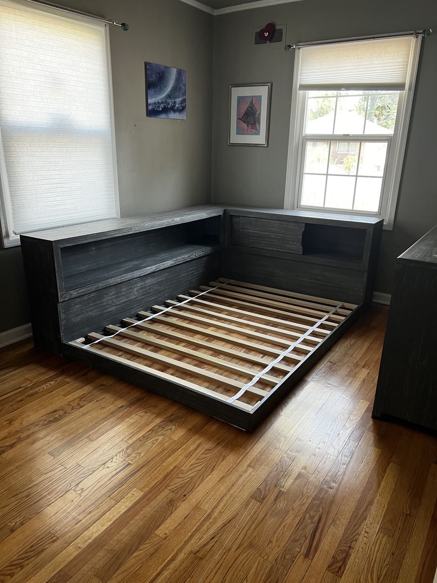Pottery Barn Teen Costa Platform Lounge Corner Bed & 6-Drawer Dresser Set