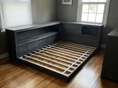 Pottery Barn Teen Costa Platform Lounge Corner Bed & 6-Drawer Dresser Set