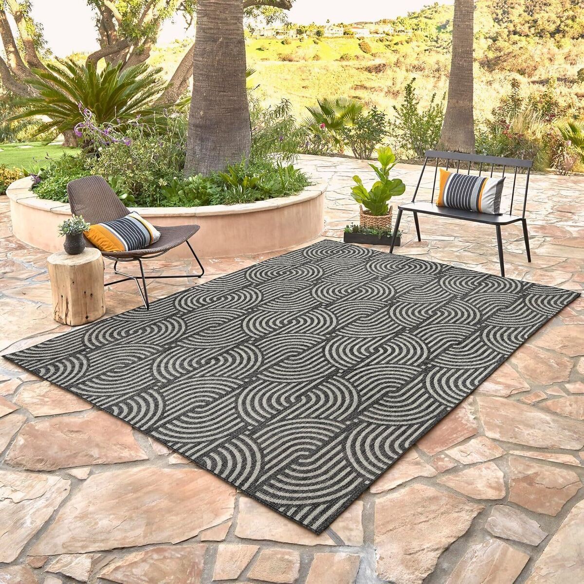 Gertmenian Indoor/Outdoor Rug 5x7ft