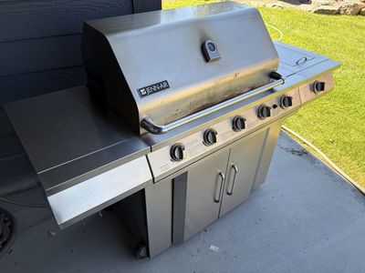 Jenn-Air Stainless Steel Natural Gas Grill
