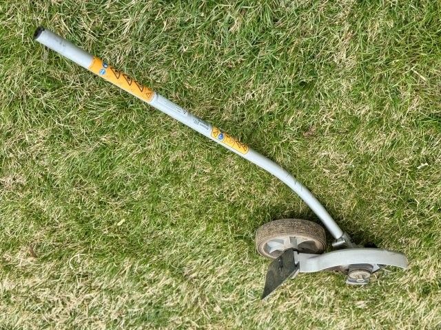 Husqvarna ECA850 Edger Attachment