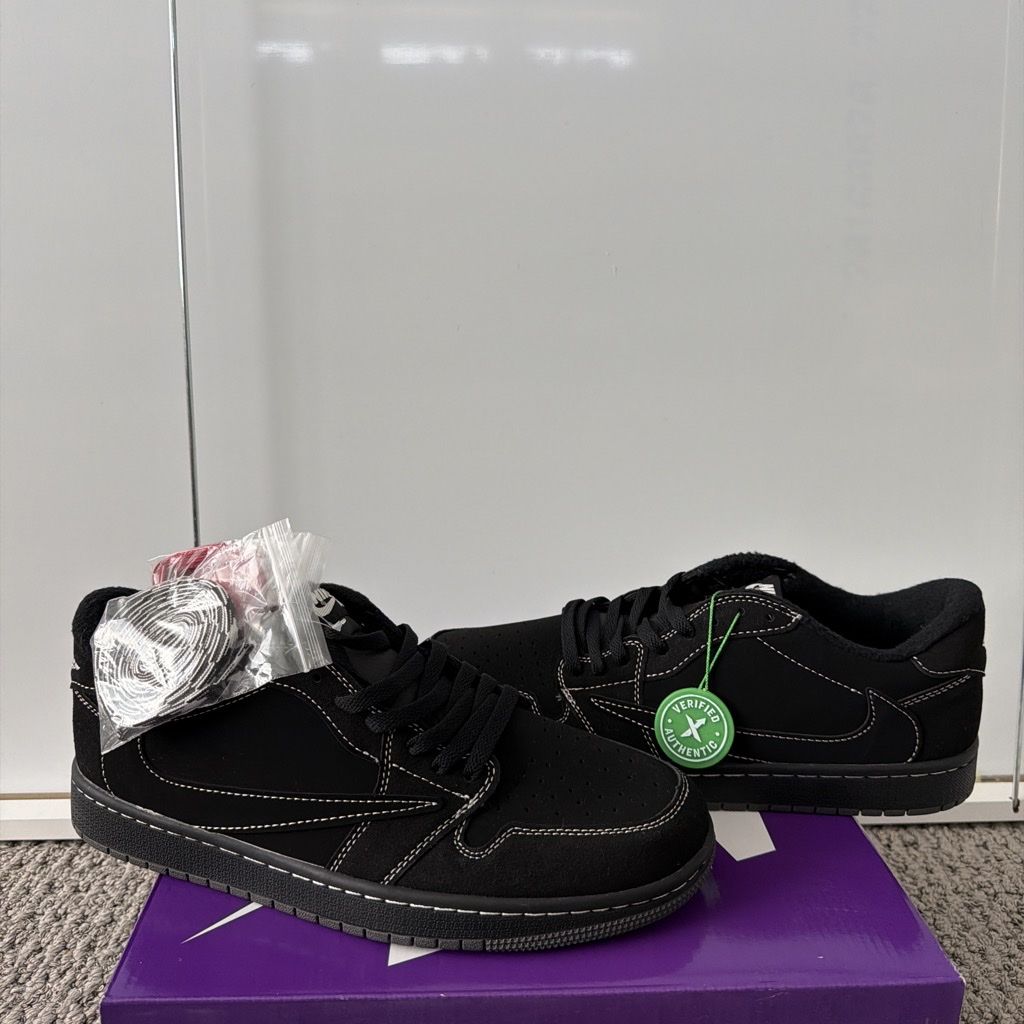 Travis Scott Jordan 1 Lows Black Phantoms Size 10 in Men’s 