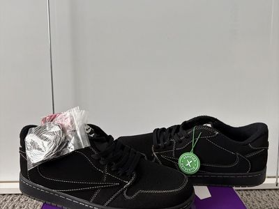 Travis Scott Jordan 1 Lows Black Phantoms Size 10 in Men’s