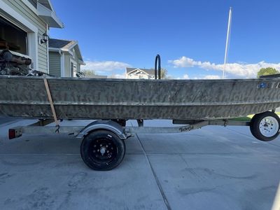 Duck/fishing boat