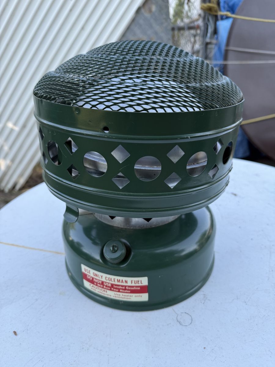 Vintage Coleman Adjustable Catalytic Heater 3000-5000 BTU Green Camping Heater