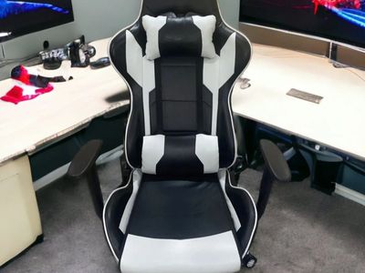 S-Racer Ergonomic Gaming Chair Black/White Racing Style High Back Swivel Office Chair with Lumbar Support. Excellent Conditions!