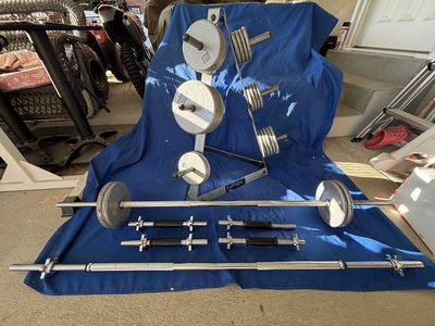 Weights / Barbells / Dumbbells