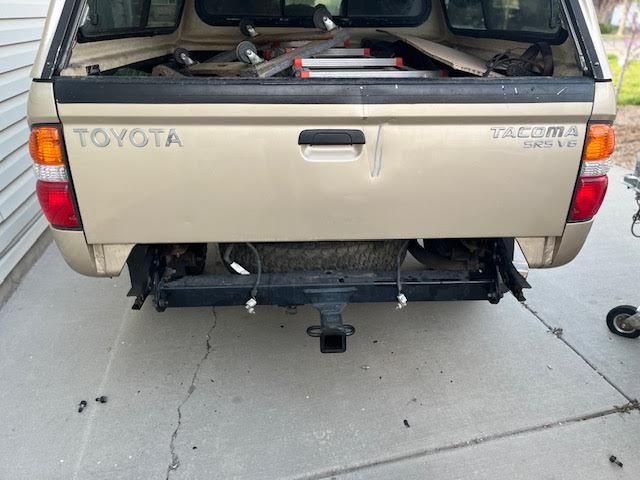 toyota tacoma rear tailgate 2004