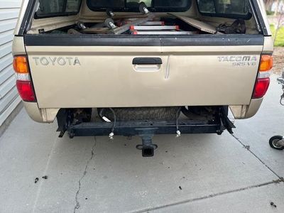 toyota tacoma rear tailgate 2004