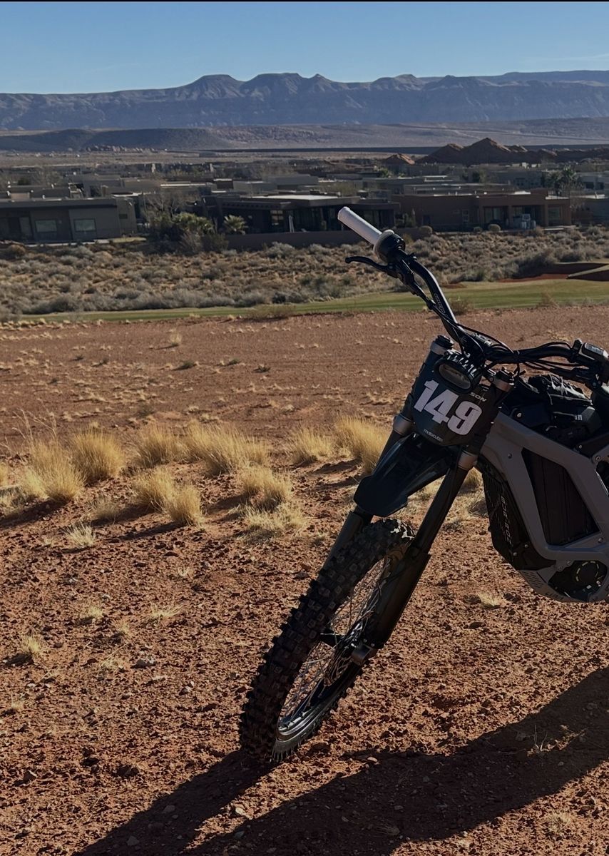 Surron Light Bee X Electric Dirt Bike - Performance Off-Road E-Moto