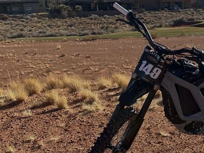 Surron Light Bee X Electric Dirt Bike - Performance Off-Road E-Moto