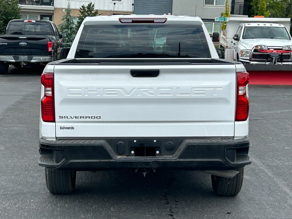 Main image 6