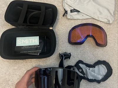 NEVER USED Smith 4D MAG S ChromaPop Ski Snowboard Goggles Black with Extra Lens & Case