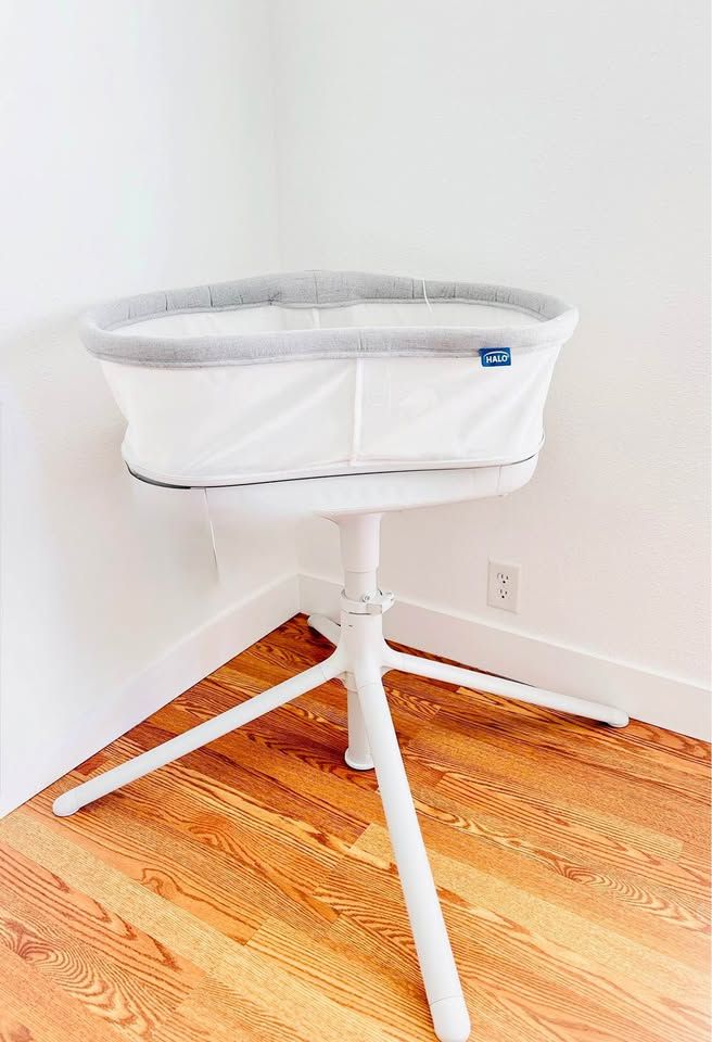 Halo BassiNest® Connected Swivel Sleeper 3.0 Smart Bassinet | Halo Baby Swivel Bassinet