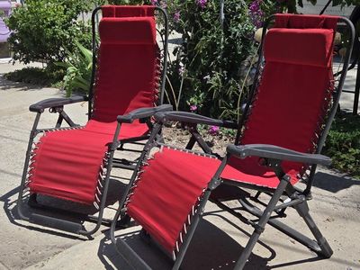 Set of 2 Chairs with Headrest - Relaxing Outdoor Recliner