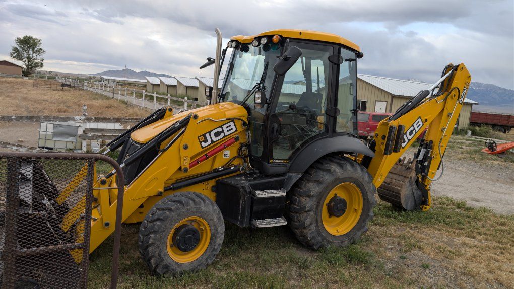 2024 JCB backhoe 3cx