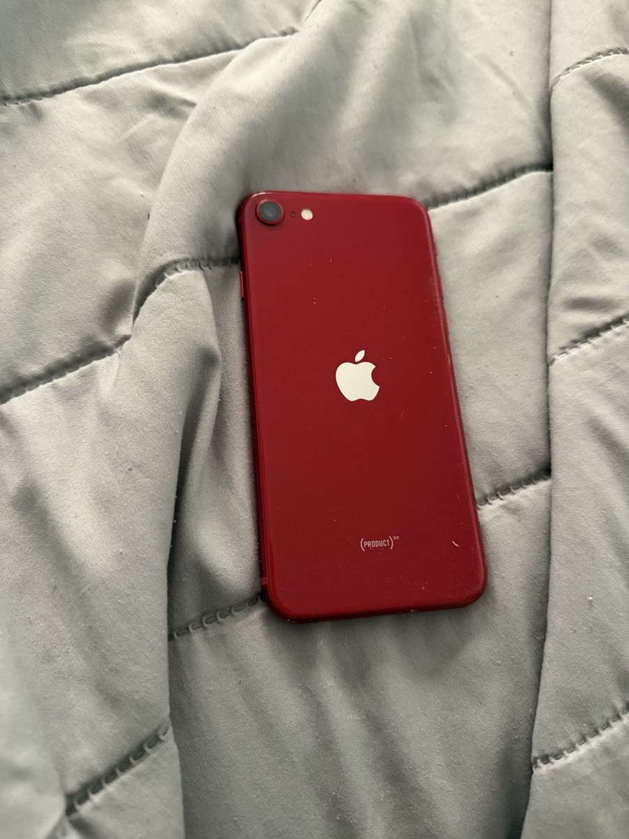 Apple iPhone SE (PRODUCT)RED - Cracked Screen 