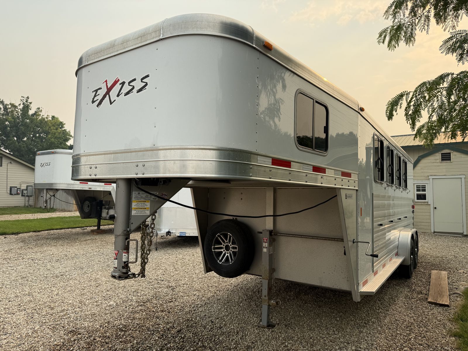 2019 Exiss Express 4H GN XT – 4 Horse Gooseneck