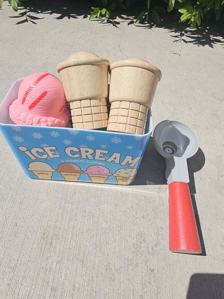 used Melissa & Doug Scoop & Serve Ice Cream Counter Play Food Set - Kids Wooden Pretend Toy, In great shape