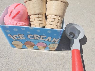 used Melissa & Doug Scoop & Serve Ice Cream Counter Play Food Set - Kids Wooden Pretend Toy, In great shape
