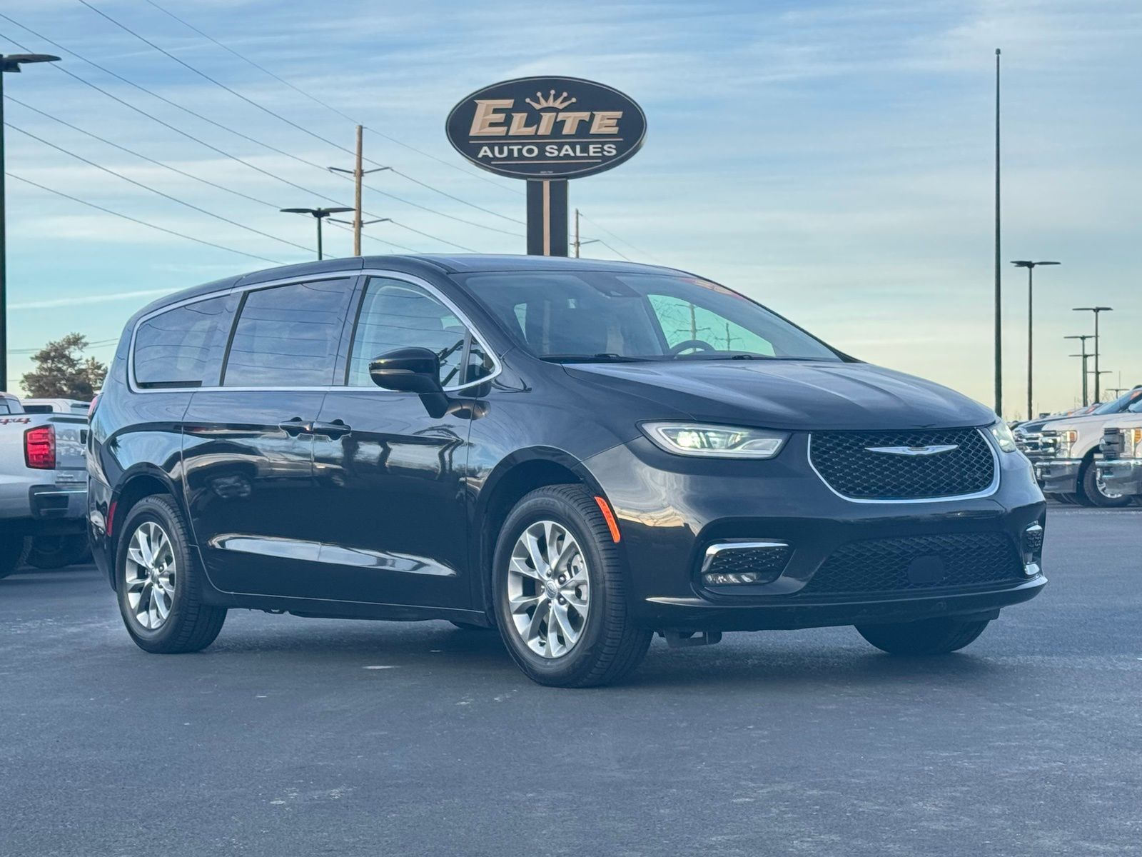 2023 Chrysler Pacifica Touring L