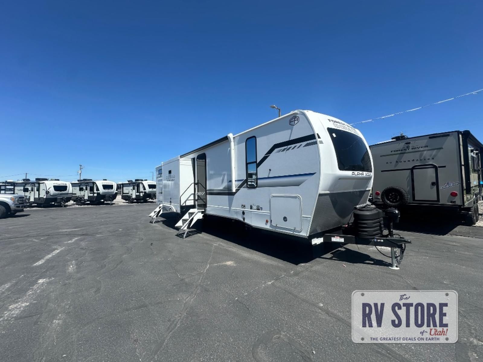 2026 Forest River RV Cherokee Alpha Wolf 33BH Travel Trailer Bath and a Half|Bunkhouse|Front Bedroom|Kitchen Island|Outdoor