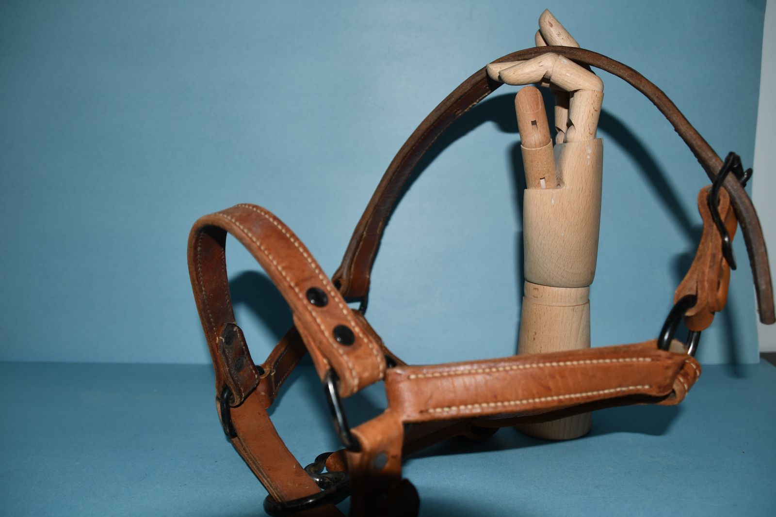 VINTAGE BRWWN LEATHER HORSE HALTER