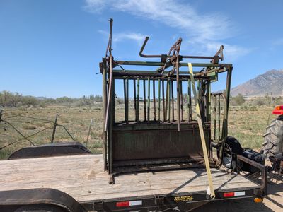 Squeeze chute