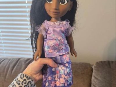 Disney doll - Isabela