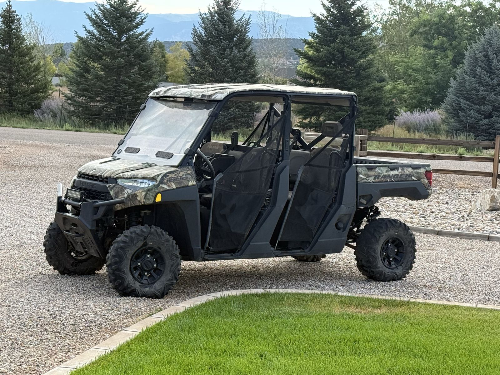 2020 Polaris Ranger Crew XP 1000 Premium Camo UTV - 6 Passenger