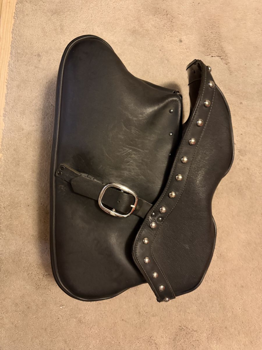 Lonely saddle bag