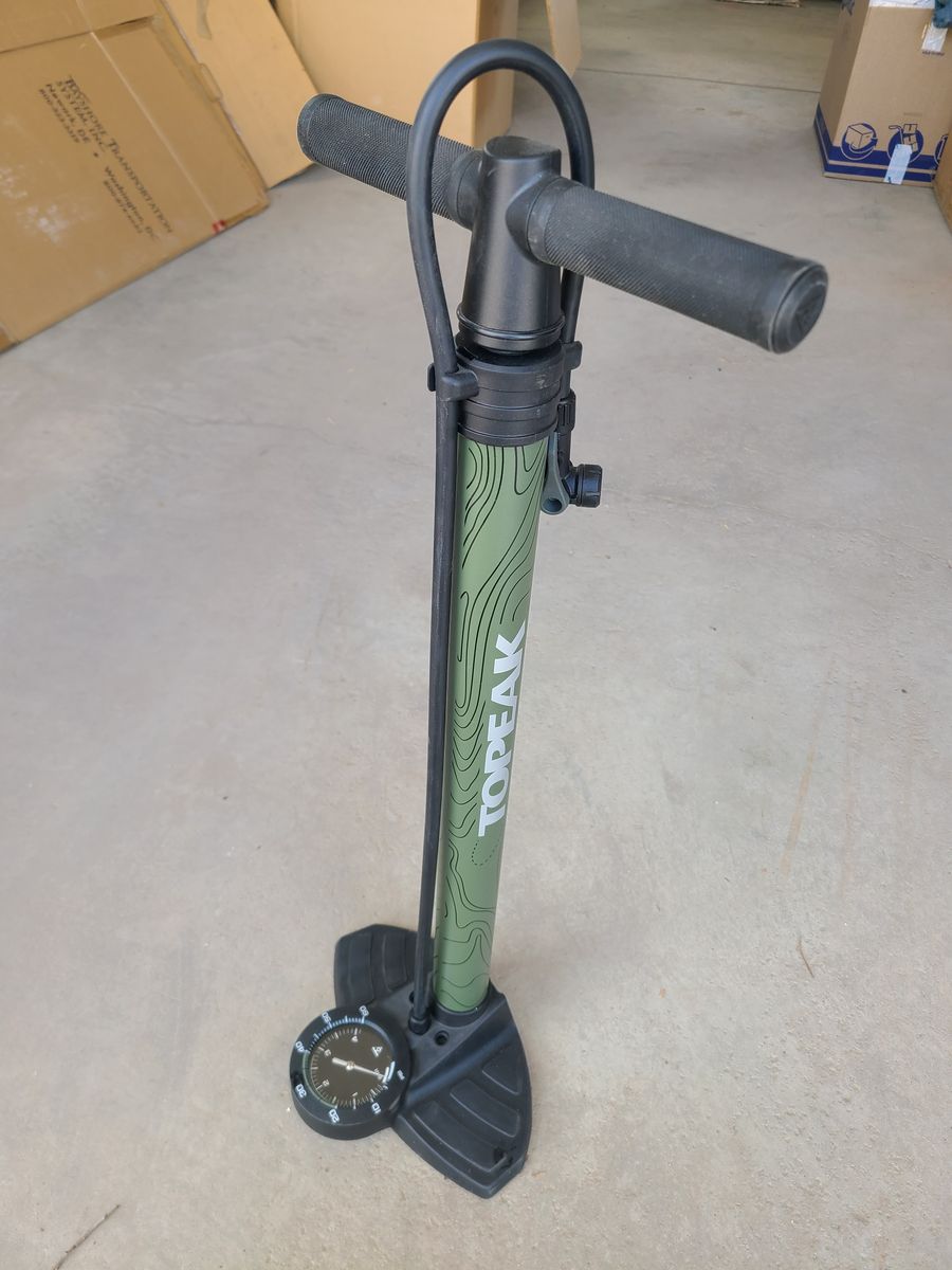 Floor Pump- Topeak JoeBlow Mountain II  - Like New