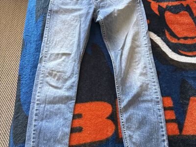 Levi's Men's Light Wash Denim Jeans - 100% Cotton, Classic Fit