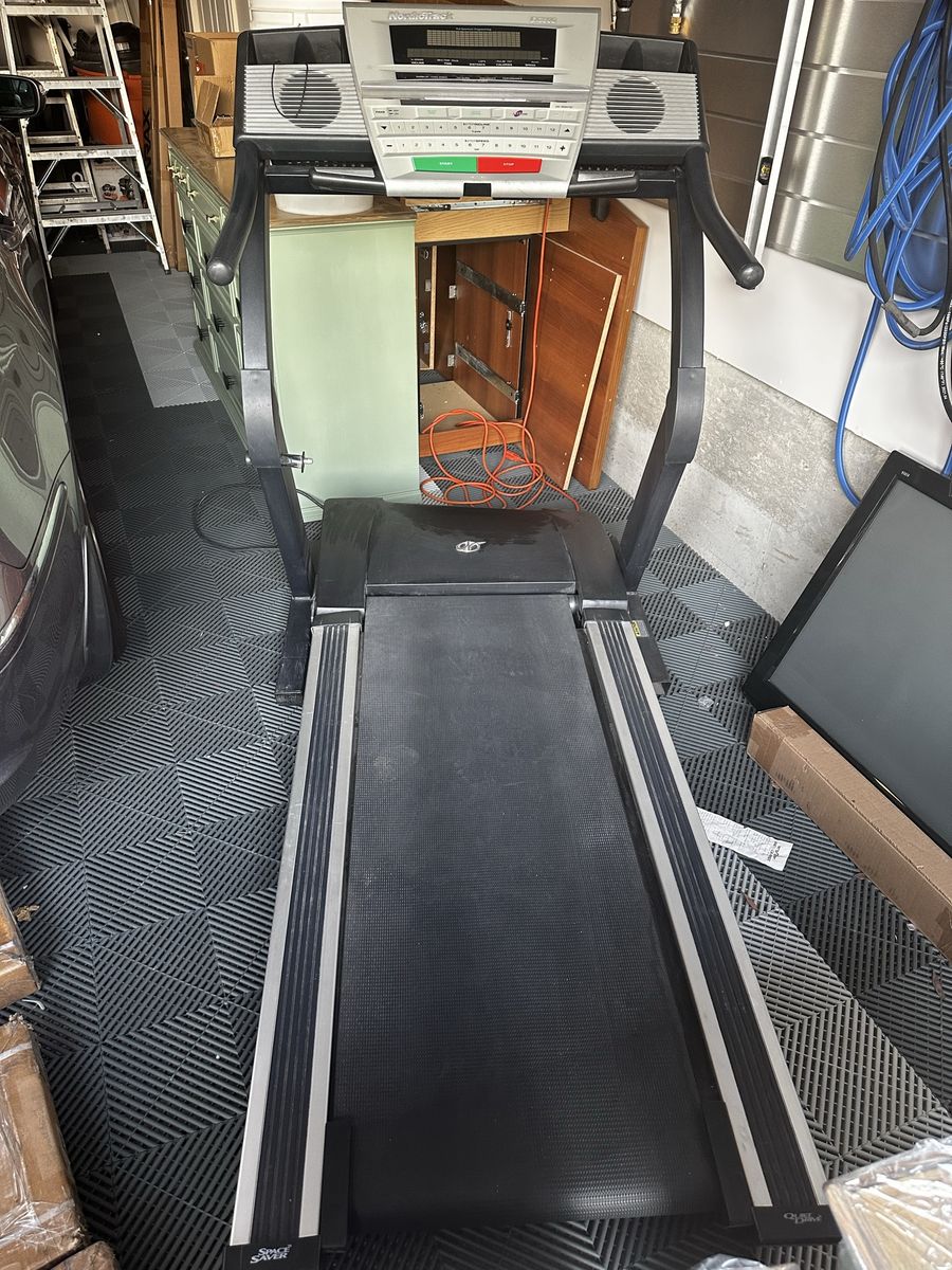 NordicTrack EXP 3800 Folding Treadmill
