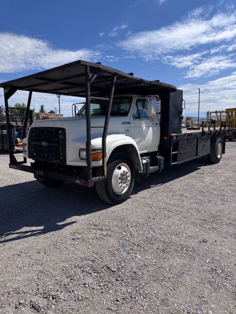 1996 Ford F-800 Diesel Flatbed Truck with Overshot