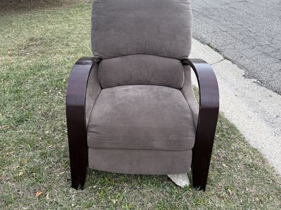 Free reclining chair