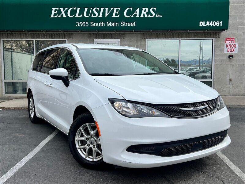 2023 Chrysler Voyager LX