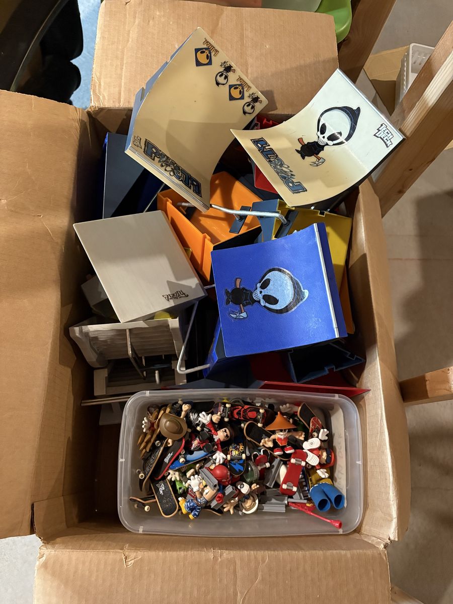 TechDeck Bulk Lot ramps boards and figures