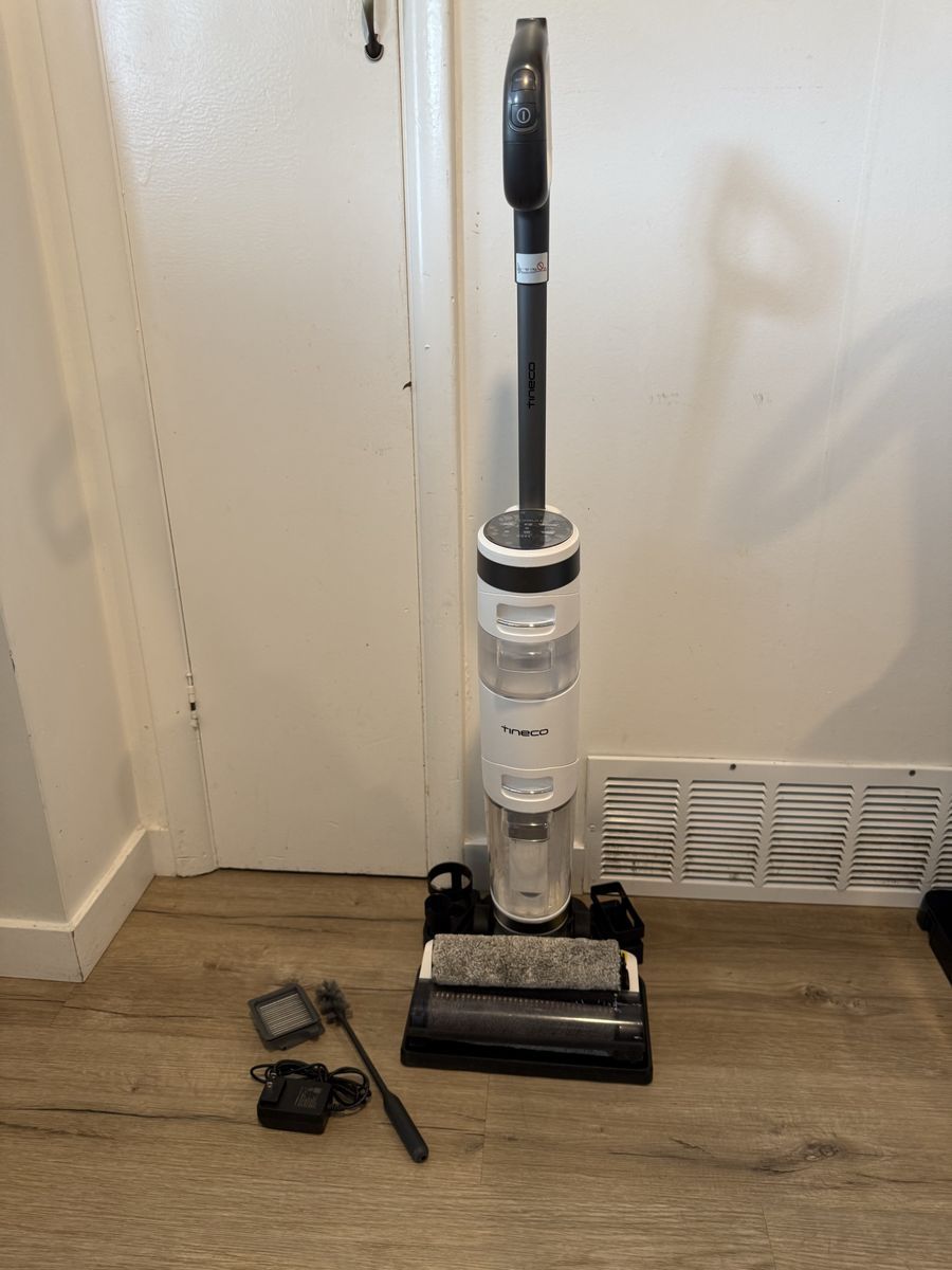 Tineco ifloor3 vacuum and mop