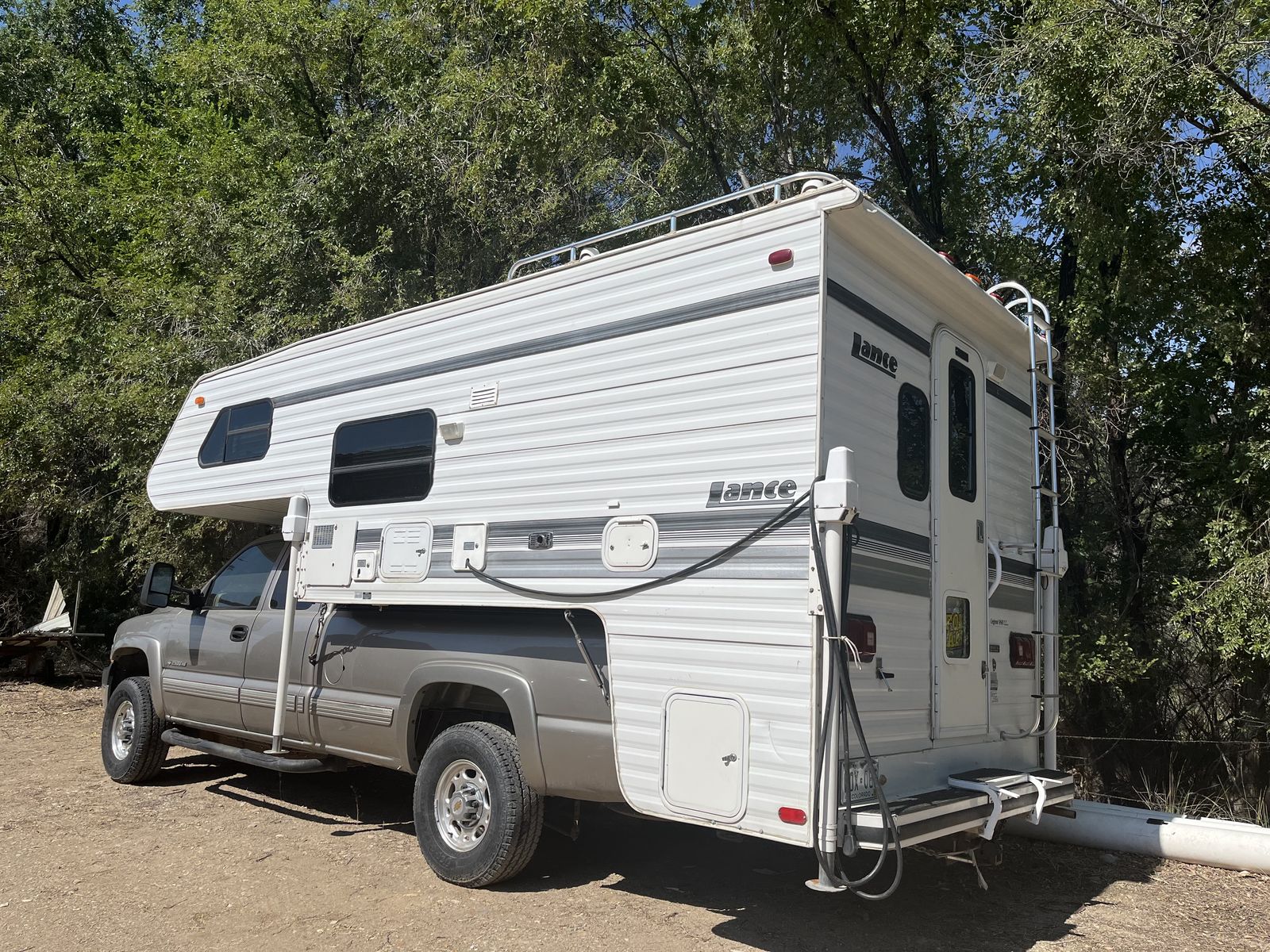 Lance 980 Legend Camper