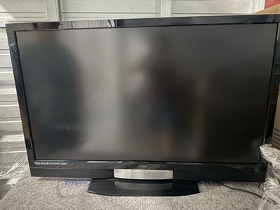 Vizio 32-inch 1080p HDTV Black LCD TV